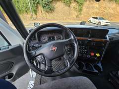 2021 International LT625 photo 9