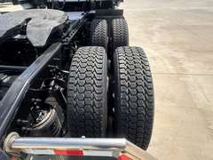 2021 International LT625 photo 5