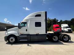 2021 International LT625 photo 1