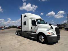 2021 International LT625 photo 9