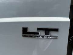 2021 International LT625 photo 5