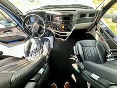 2023 Peterbilt 579 photo 3