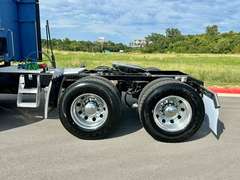 2023 Peterbilt 579 photo 4