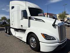 2023 Kenworth T680 photo 1