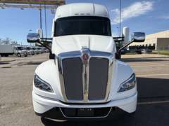 2023 Kenworth T680 photo 2