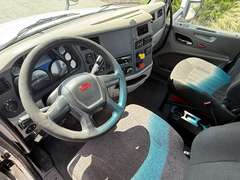 2021 Peterbilt 579 photo 3