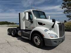 2021 Peterbilt 579 photo 1