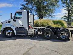 2021 Peterbilt 579 photo 2