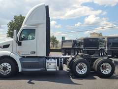 2021 Peterbilt 579 photo 9
