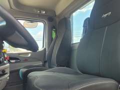 2021 Peterbilt 579 photo 3