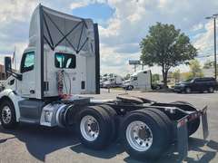 2021 Peterbilt 579 photo 10
