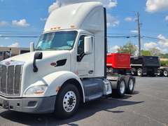 2021 Peterbilt 579 photo 2