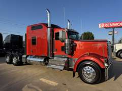 2025 Kenworth W900L photo 1