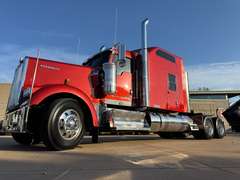 2025 Kenworth W900L photo 7