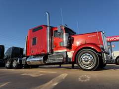 2025 Kenworth W900L photo 9