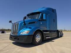 2022 Peterbilt 579 photo 2