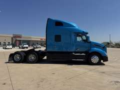 2022 Peterbilt 579 photo 9