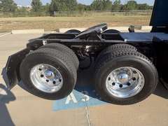 2022 Peterbilt 579 photo 9