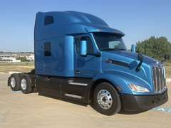2022 Peterbilt 579 photo 1