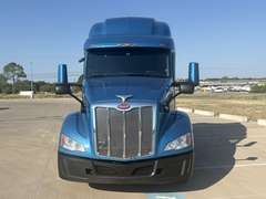 2022 Peterbilt 579 photo 8
