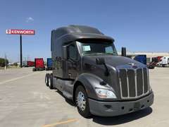 2022 Peterbilt 579 photo 1