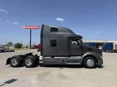 2022 Peterbilt 579 photo 2