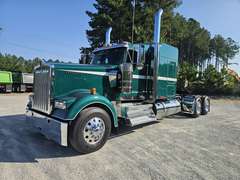 2027 Kenworth W900L photo 2