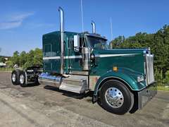2027 Kenworth W900L photo 1