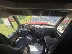 2022 Volvo VNL64T760 photo 3