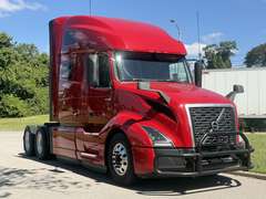 2022 Volvo VNL64T760 photo 1