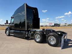 2022 Peterbilt 579 photo 10