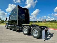 2022 Peterbilt 579 photo 9