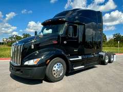 2022 Peterbilt 579 photo 2