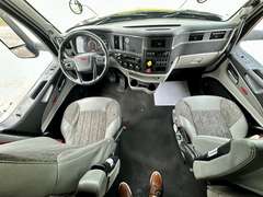 2022 Peterbilt 579 photo 3