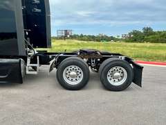 2022 Peterbilt 579 photo 4