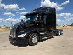 2022 Peterbilt 579 photo 2