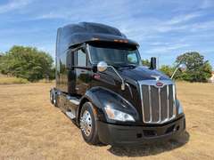2022 Peterbilt 579 photo 1