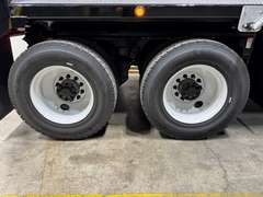 2027 Kenworth T880 photo 3