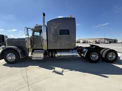 2020 Peterbilt 389 photo 7