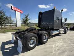 2020 Peterbilt 389 photo 4