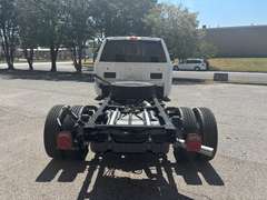 2027 Ford F450 photo 5
