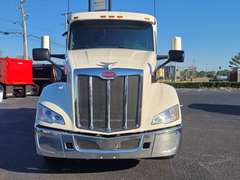 2025 Peterbilt 579 photo 7