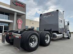 2021 Peterbilt 389 photo 8