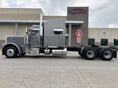 2021 Peterbilt 389 photo 10