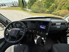2027 Kenworth T880S photo 3