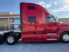 2022 International LT625 photo 9