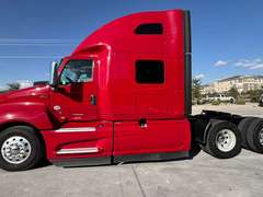 2022 International LT625 photo 2