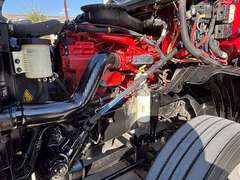 2022 International LT625 photo 6