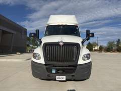 2023 International LT625 photo 7