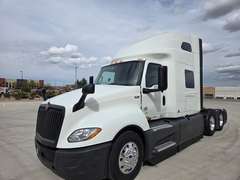 2023 International LT625 photo 2